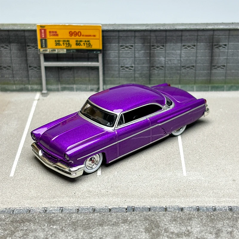 Diecast 1:64 Scale Lincoln 1954 Purple Simulation Alloy Car Model Ornament Classic Collectible Toy Gift Souvenirs