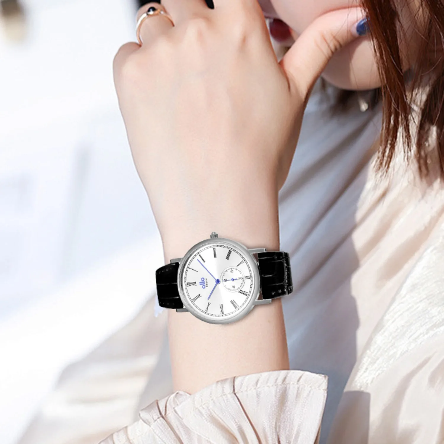 ساعات كوارتز للرجال والنساء من Deesio، أرقام رومانية، حزام جلدي، هدايا عصرية