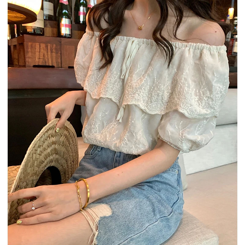 

Ele Sweet ort Sve One oulder Embroidered Lace irt Women's Top Retro High-End Feeling Sli Commute Sle Bubbl...
