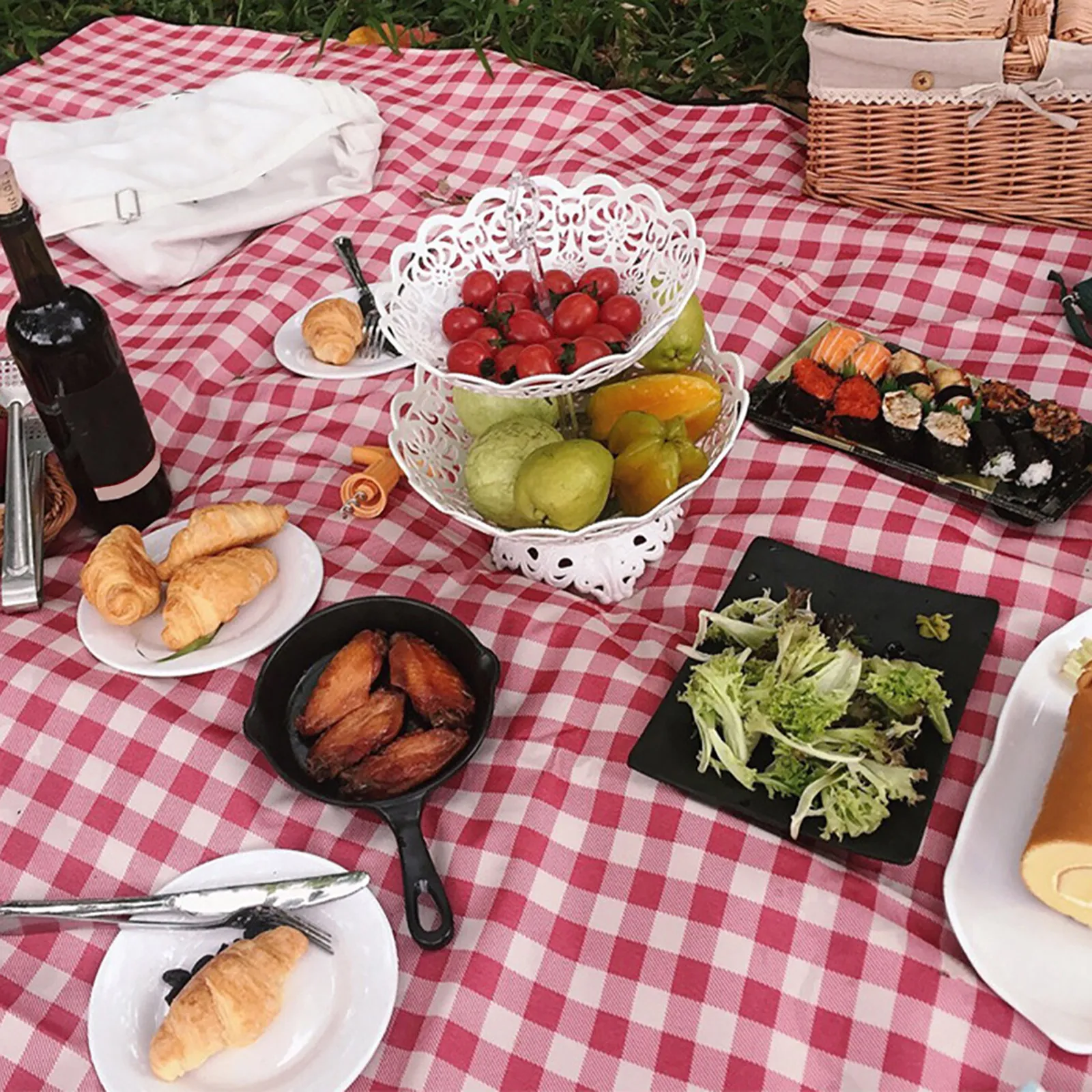 Thickened Picnic Mat Plaid Outdoor Cushion Beach Blanket Bright Color Easy Find Family Friends Perfect for Beach