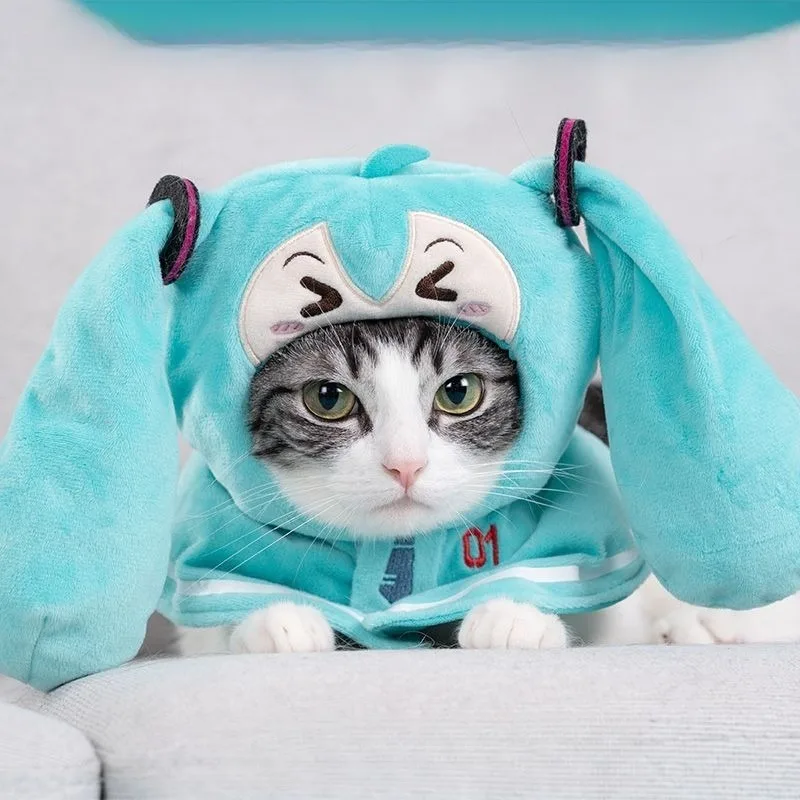 かわいい初音ミクペットショール、ミニペット猫犬用ショール、漫画猫人形コスチュームヘッドウェア、コスプレパーティー用ペット子猫用毛皮ヘッドカバー