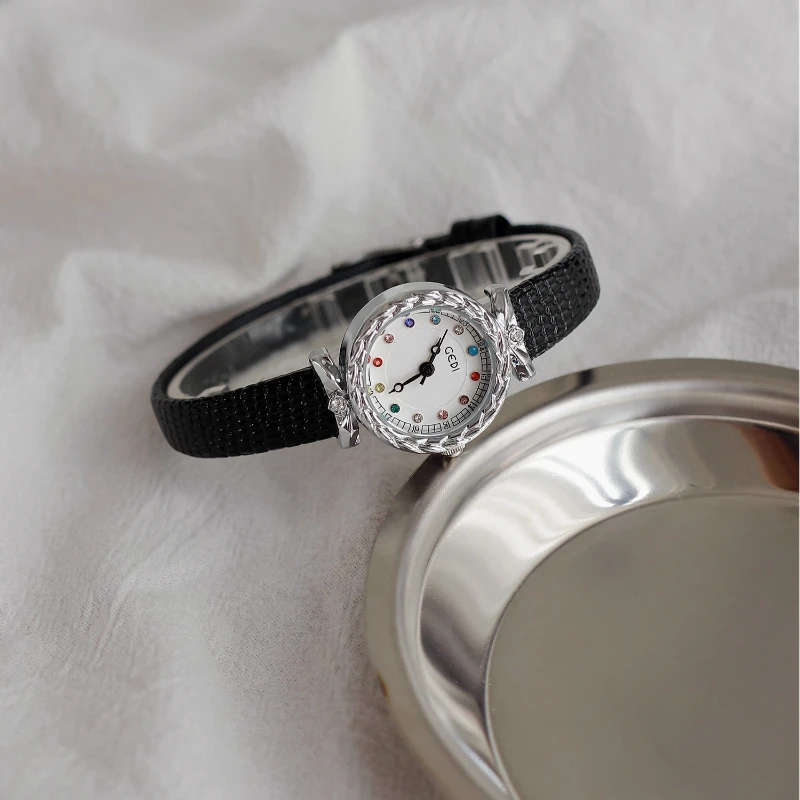 2025 New Elegant Ladies Watch Light Luxury Retro Premium Belt Student Waterproof Quartz Watch Birthday Gift