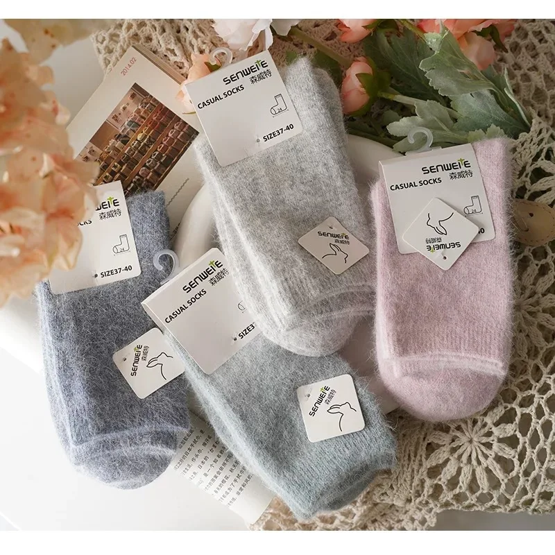 Socken Freizeit Knöchel- und Wadenlänge Flauschig Herbst Winter Kaninchenfell Damen Mittellange Verdickte Warme Weiche Wollsocken 8W96 – Detail 6