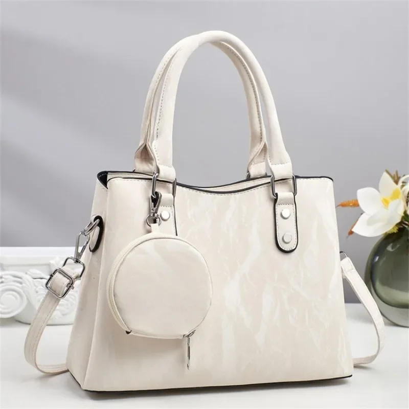 

Solid Crossbody Diaper Bag For Women Leather Tote Luxury Vintage Minimalist Designer Large Capacity Stylish Must Have