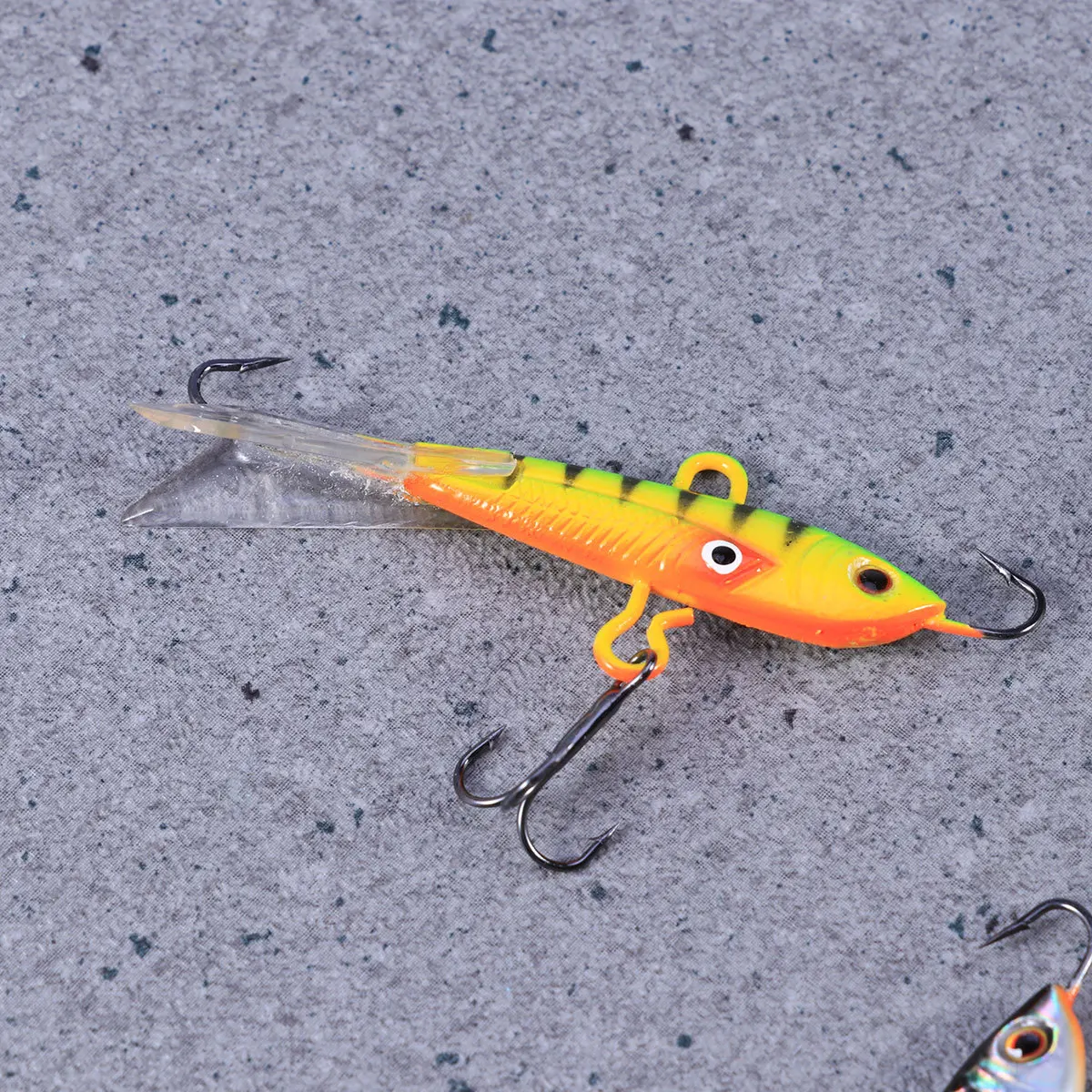 

4Pcs Fishing Lure Hard Metal Artificial 60mm 10.5g Bass Bait Rotating Tail Lure Seabass Pike Yellow Perch Fishing Tackle
