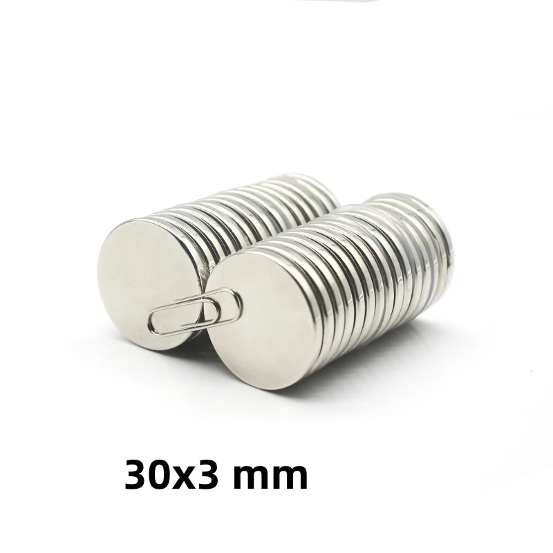يمكن استخدام مغناطيس دائري مقاس 30 × 3 مم بمرونة لمرفق الثلاجة وتثبيت المستندات المكتبية والحرف اليدوية مقاس 30 × 3 مم #1