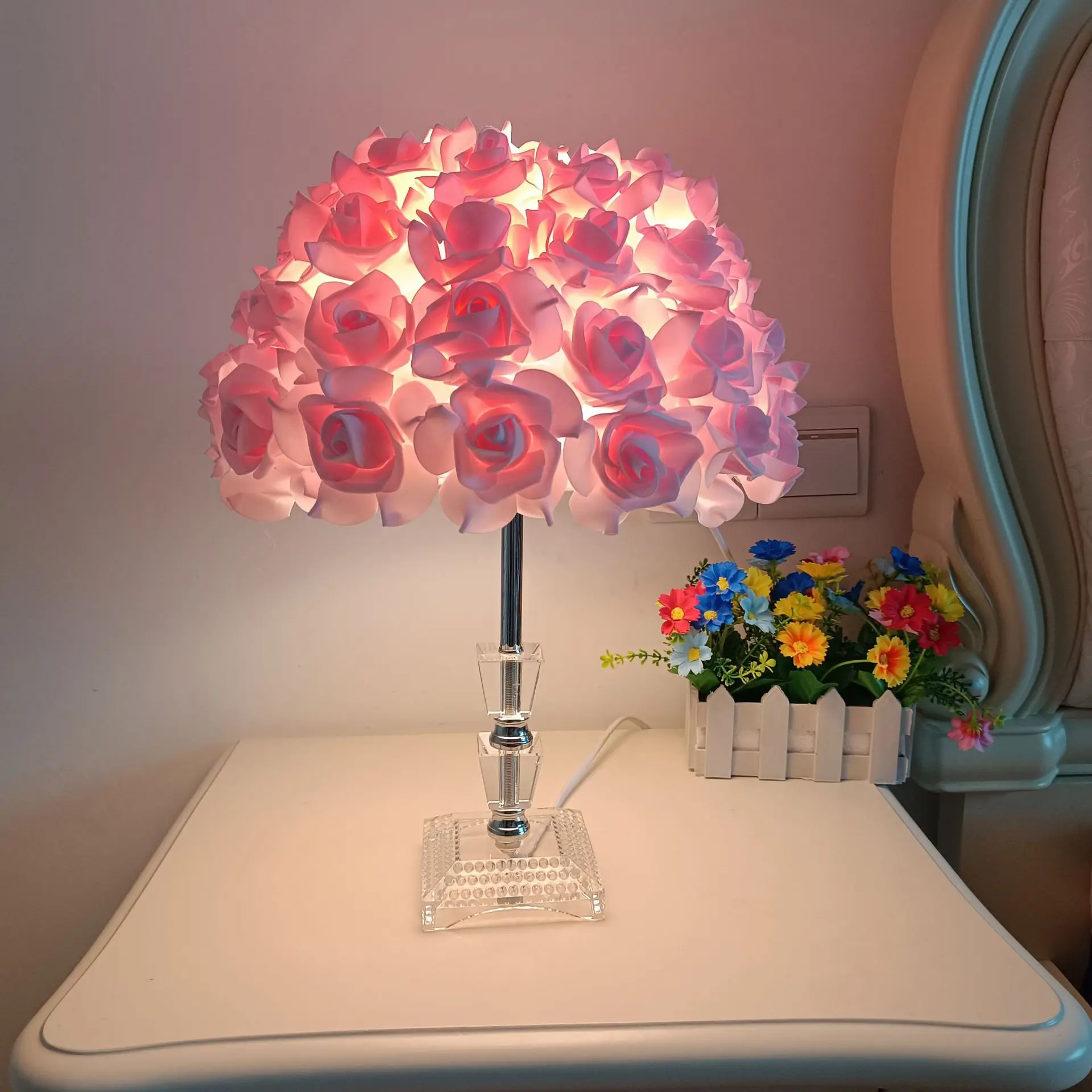 

Nice Crystal Rose Desk Lamp Creative Bouquet Lamp Bedroom Decorative Night Lights