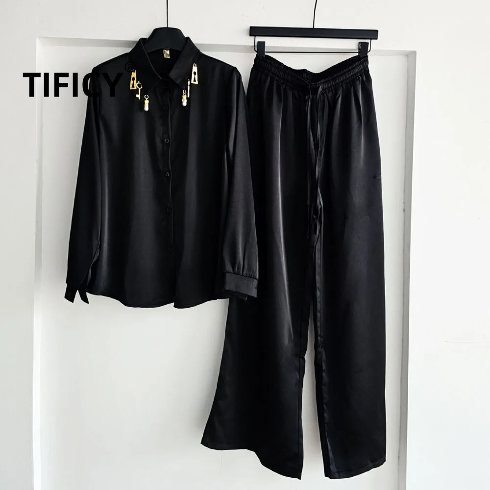High Street 2pcs Set Women's Golden Buckle Shaped Metal Decoration Shirt Set, Simple and Relaxed Silky Two Piece Set