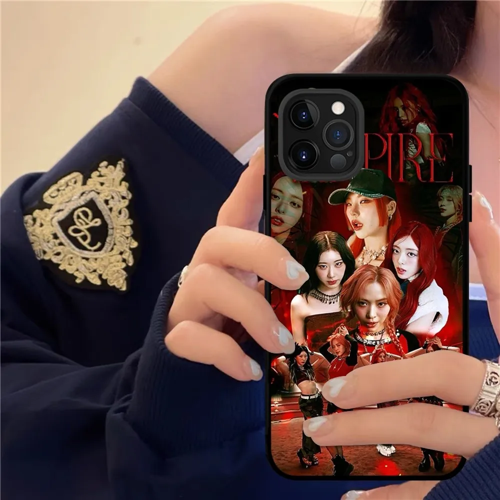 Hot Kpop group-ITZY Phone Case Silicone Soft for iphone 15 14 13 12 11 Pro Mini XS MAX 8 7 6 Plus X XS XR Cover