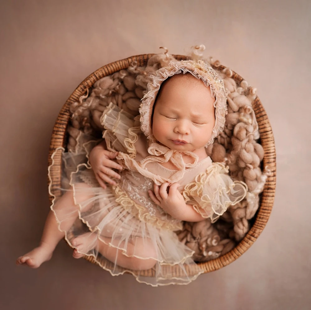 

Newborn Photography Props khaki Lace Dress Baby Photo Outfit Vintage Newborn Photoshoot Costume Infant Photo Accessories 0-3 M