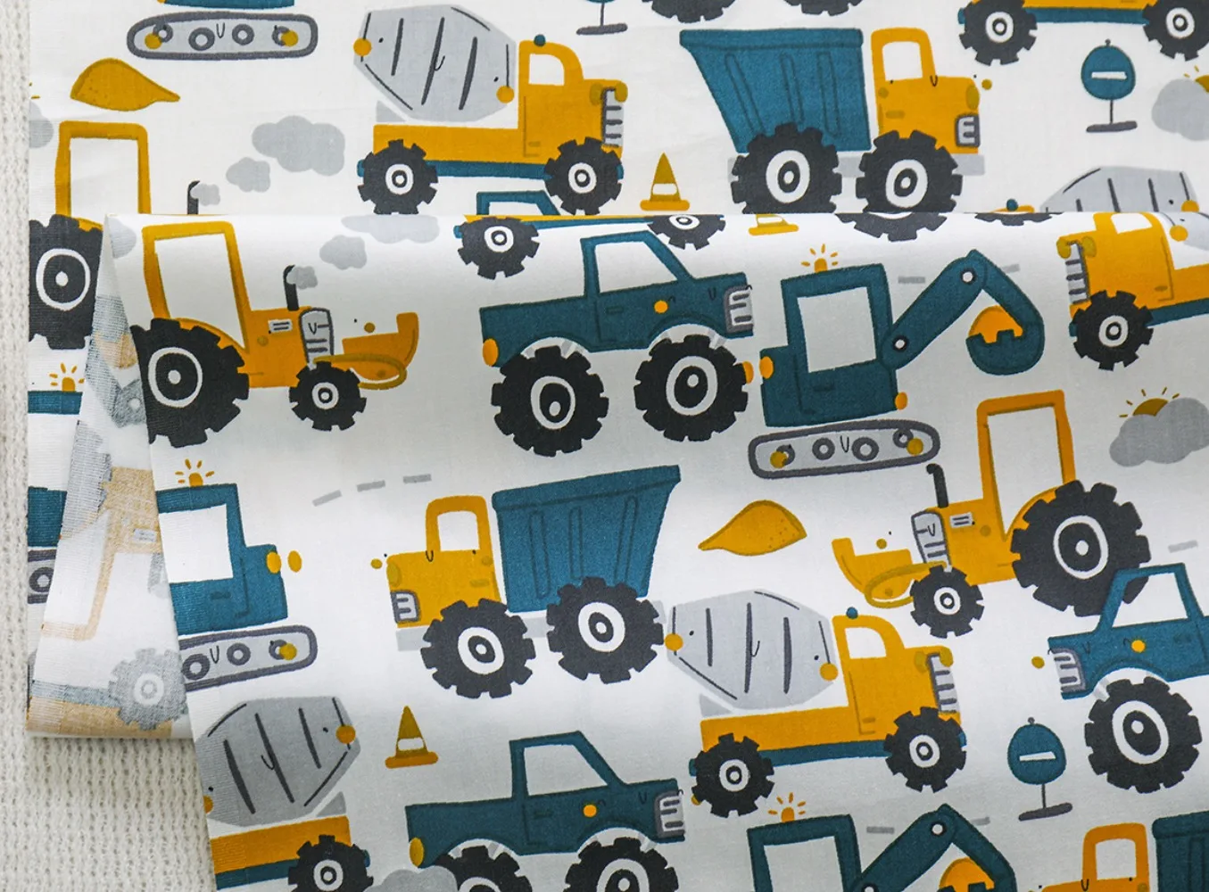 160x50cm Twill Printed Fabric Cartoon Excavator 40s Cotton Fabric， for Boy's Sleeping Wear Clothing Sewing Cloth
