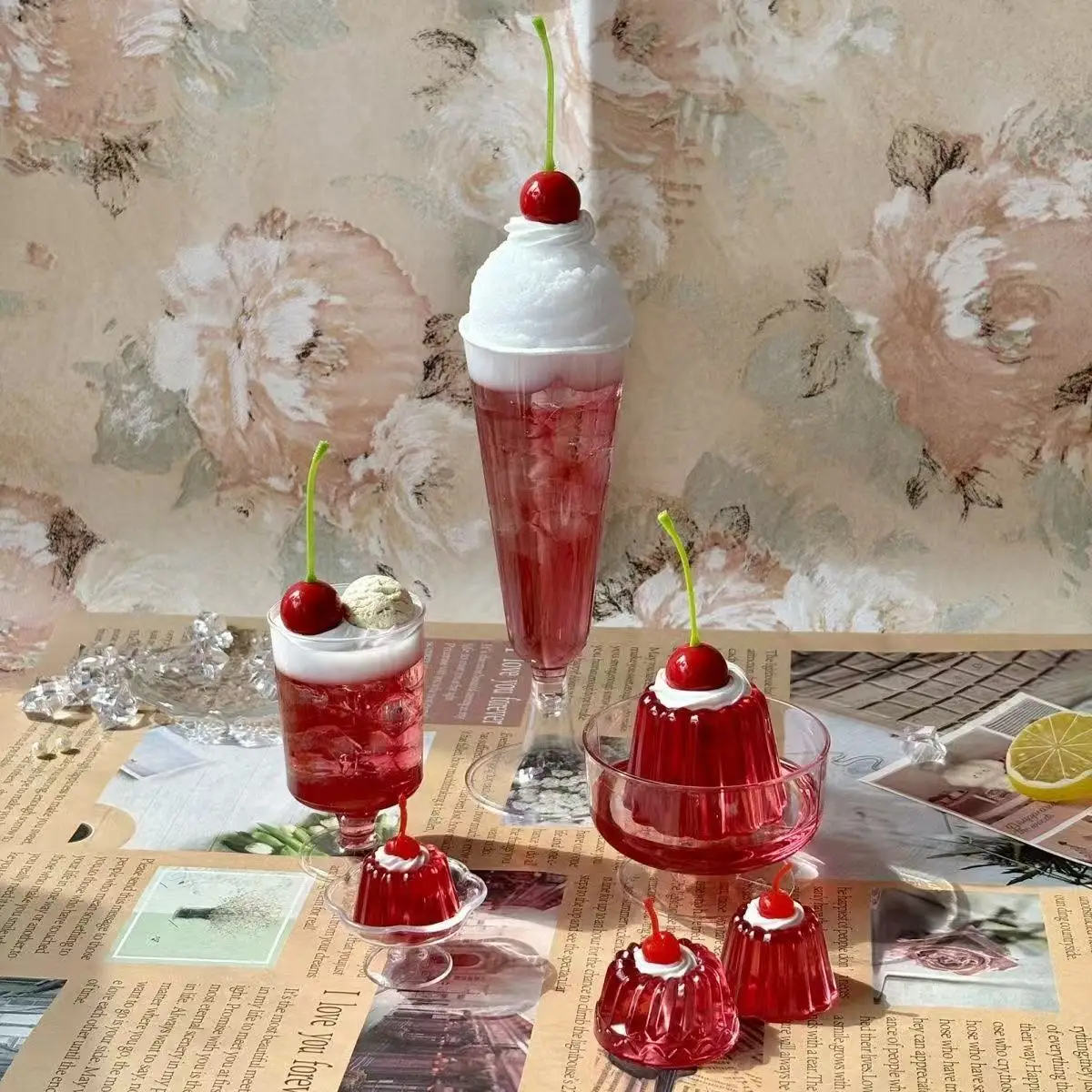 Retro-Soda-Pudding, Showa-Stil, Tee-Ornamente, alte Erdbeere, Soda-Gelee, niedlicher Kern, dekorative Foto-Requisiten im japanischen Stil