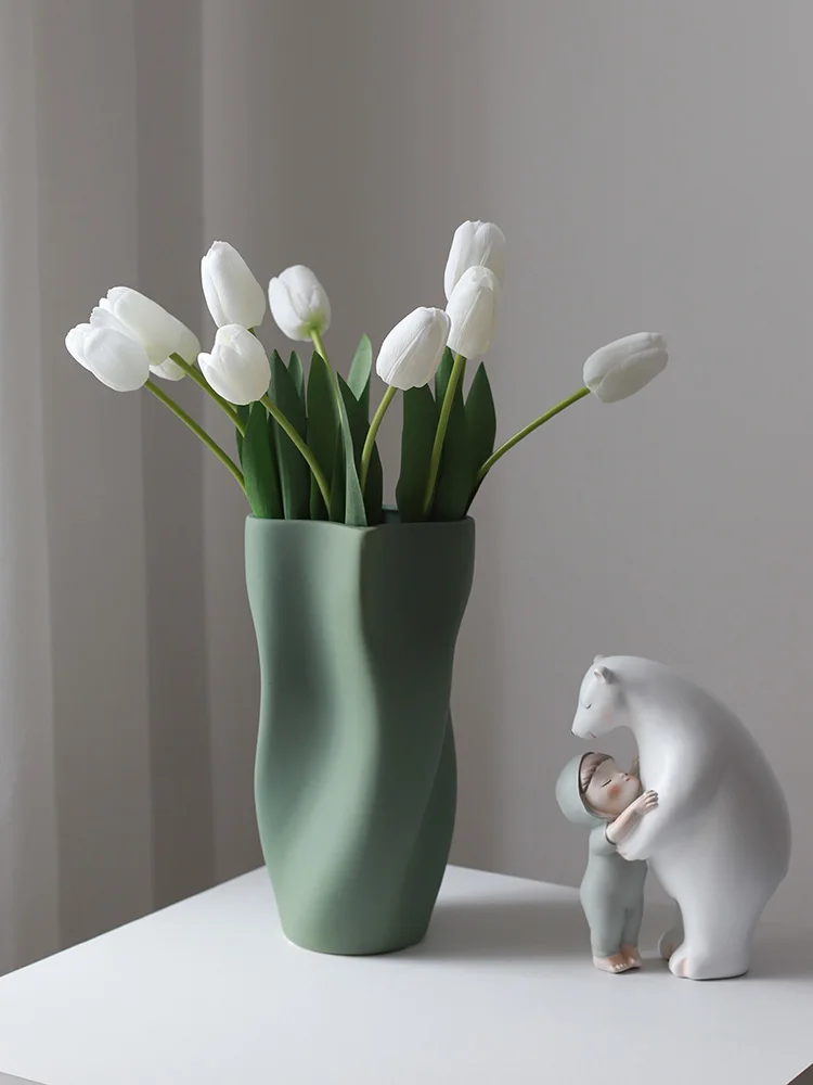 

High end Morandi high-end green ceramic vase decoration, dining table vase, niche creative design, and decoration