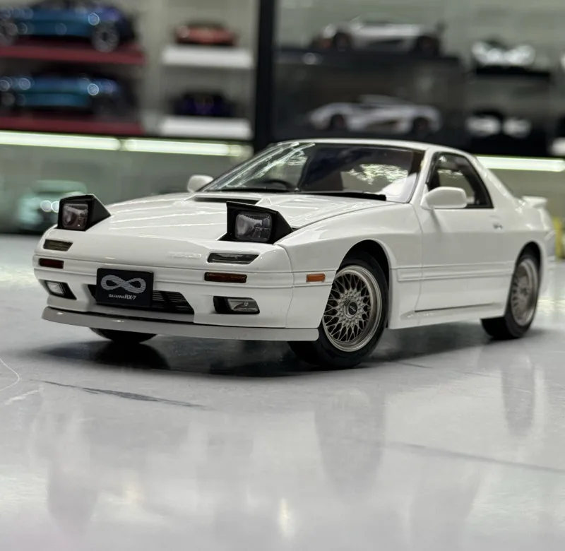 

1/18 Special Edition New Arrival Special Price Diecast Metal Japanese Classic RX7 FC3S Car Model Furniture Display Collection