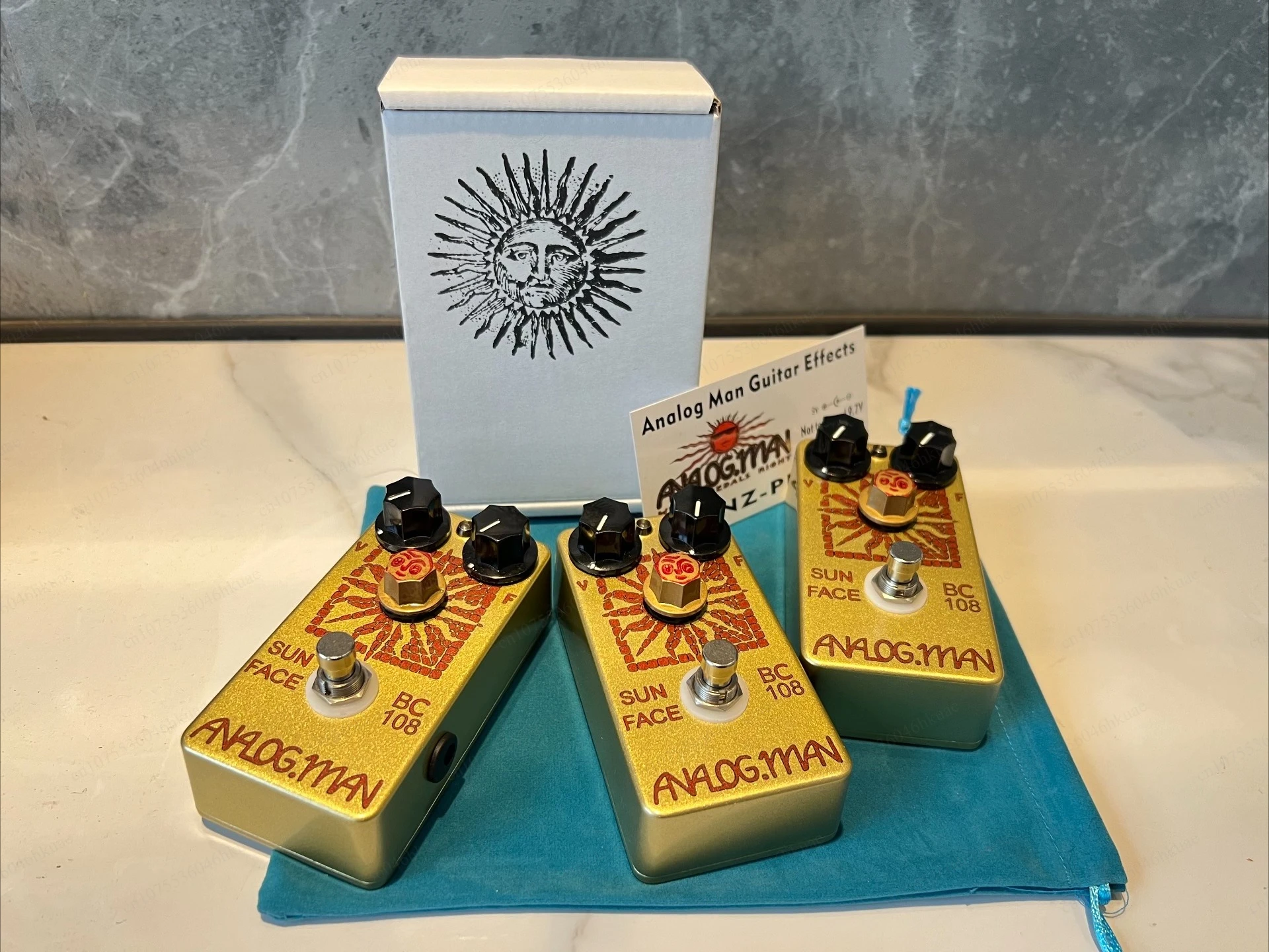 Sun Face Fuzz Guitar Effect Pedal with LED Indicator Light, 9V Power Supply Inner‑Negative Outer‑Positive