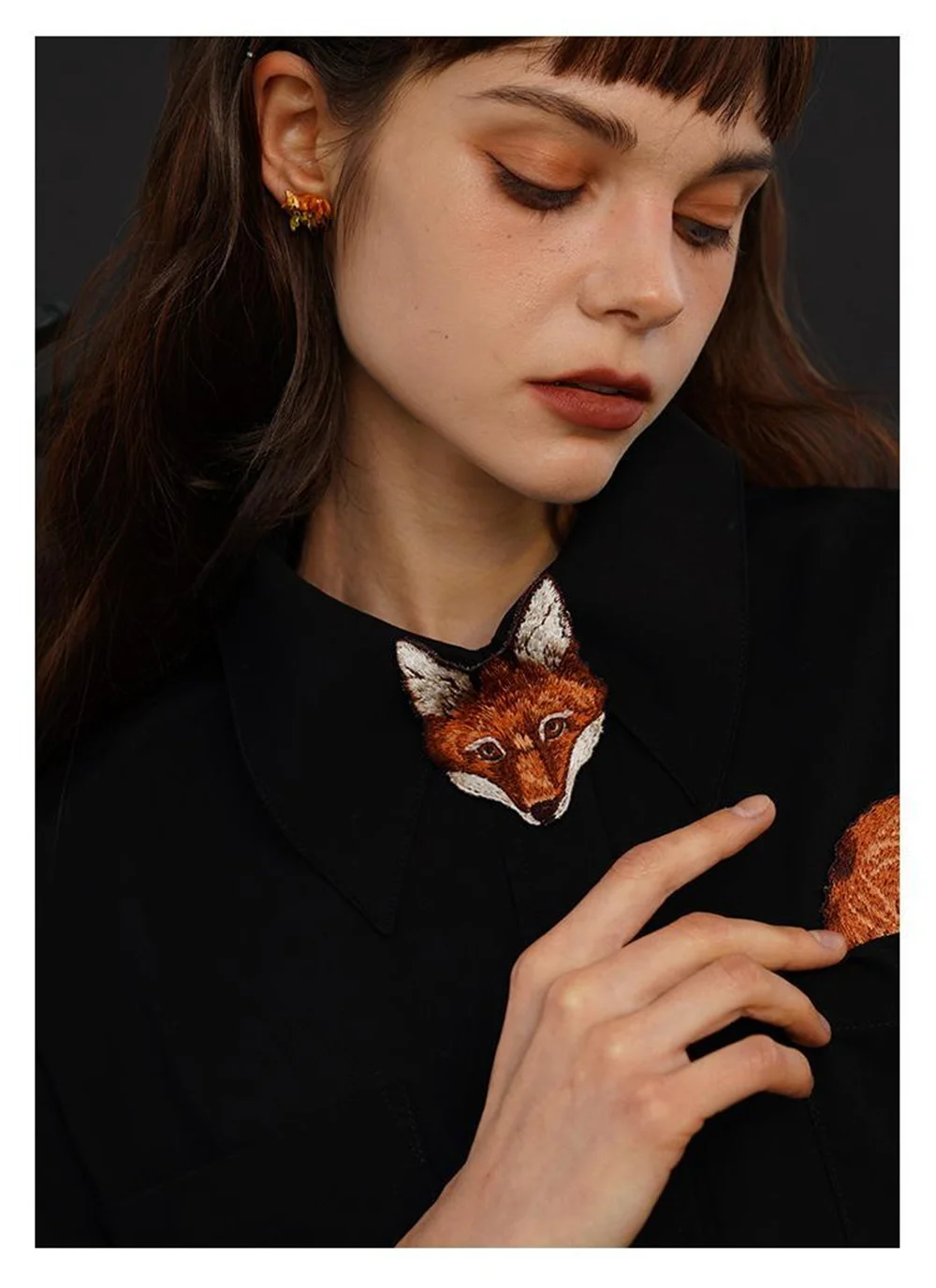 Original retro embroidered bow tie female exquisite fox head shirt accessories niche design couples match.