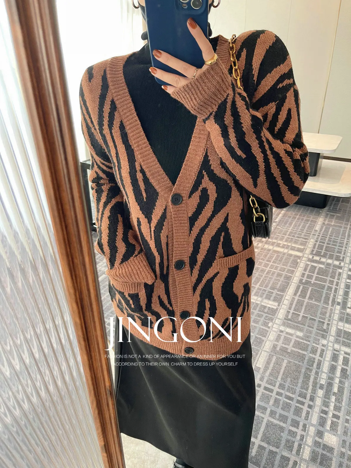 

Leopard Cardigan Sweater Cropped Woman Clothing 2024 Winter Fall Y2k Tops Knitwear Long Sleeve Korean Fashion Style Luxury New