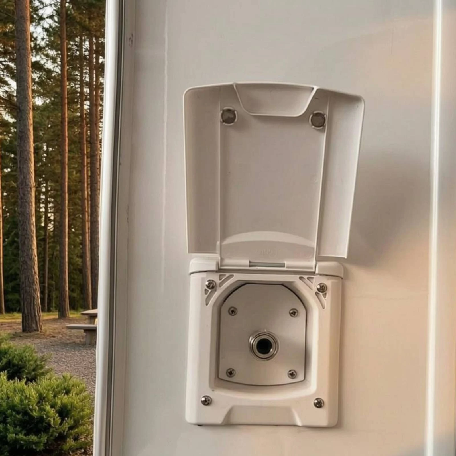 RV External Water Inlet Box IP44 Waterproof Recreational Vehicle Water Fill Cover Exterior RV Shower Point Box Long-Lasting ABS