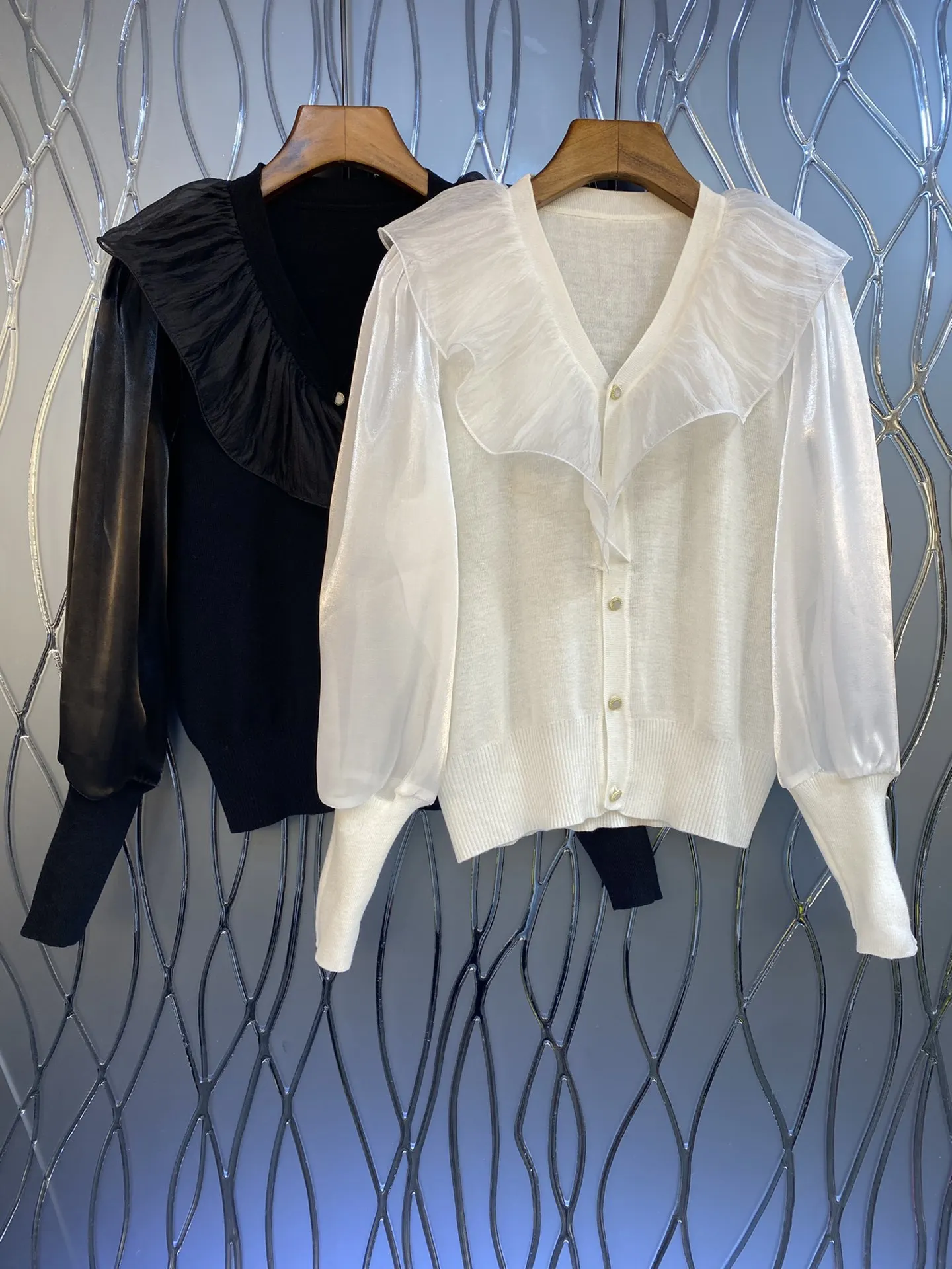 

Winter 2023 Autumn New And Women's ClothingRuffled Collar Silk Sleeve V-neck Top 1012