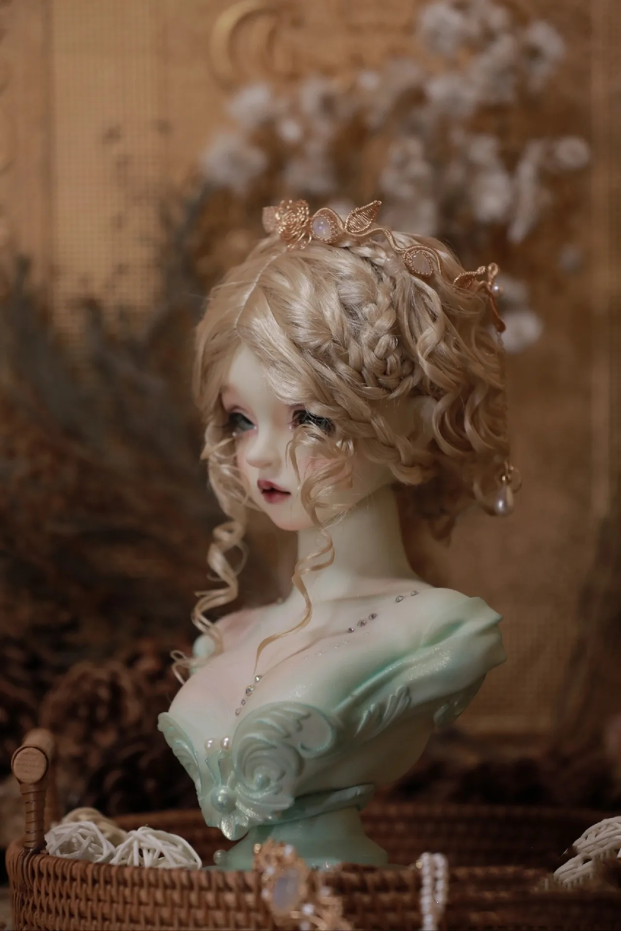 Western Style Nobleman Gold Wig, 1/3 BJD Doll Imitation Mohair Styling Hair Free Shipping