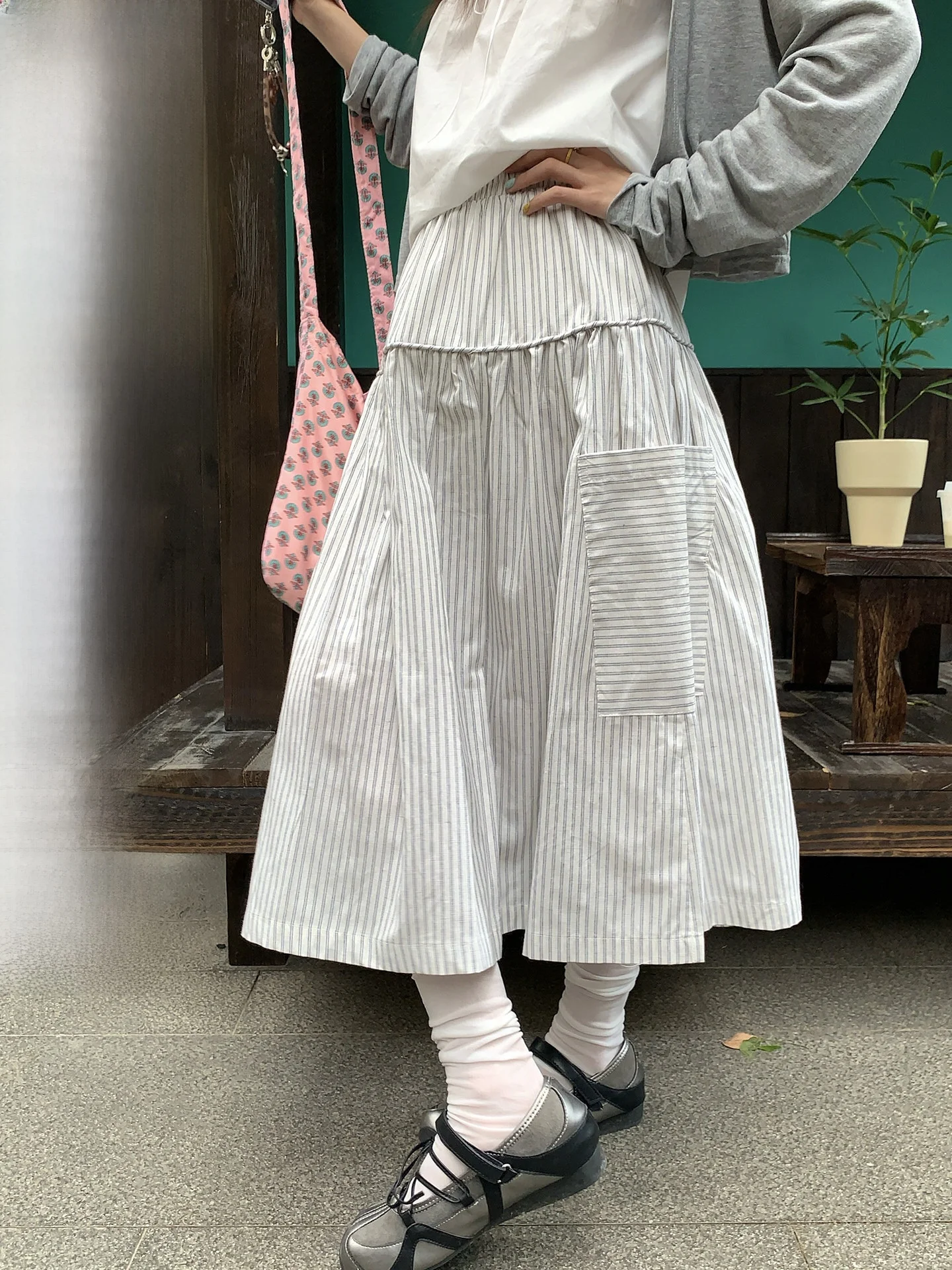 

Hollyii Korean Style Lazy Elastic Waist Slimming Large Pocket Vertical Striped Midi Skirt Women's Fashion Spring Summer New A...