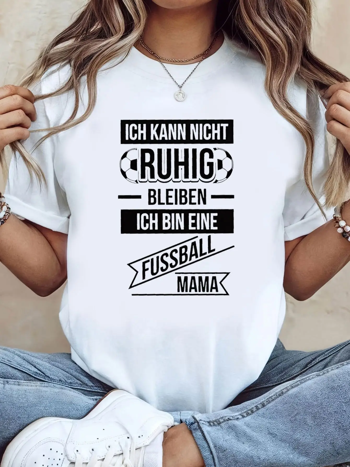 German I Can't Stay I'm A Soccer Mom Letter Print Women's T-shirt, Short Sleeve Crew Neck Casual Top for Summer & Spring, Women's Clothing