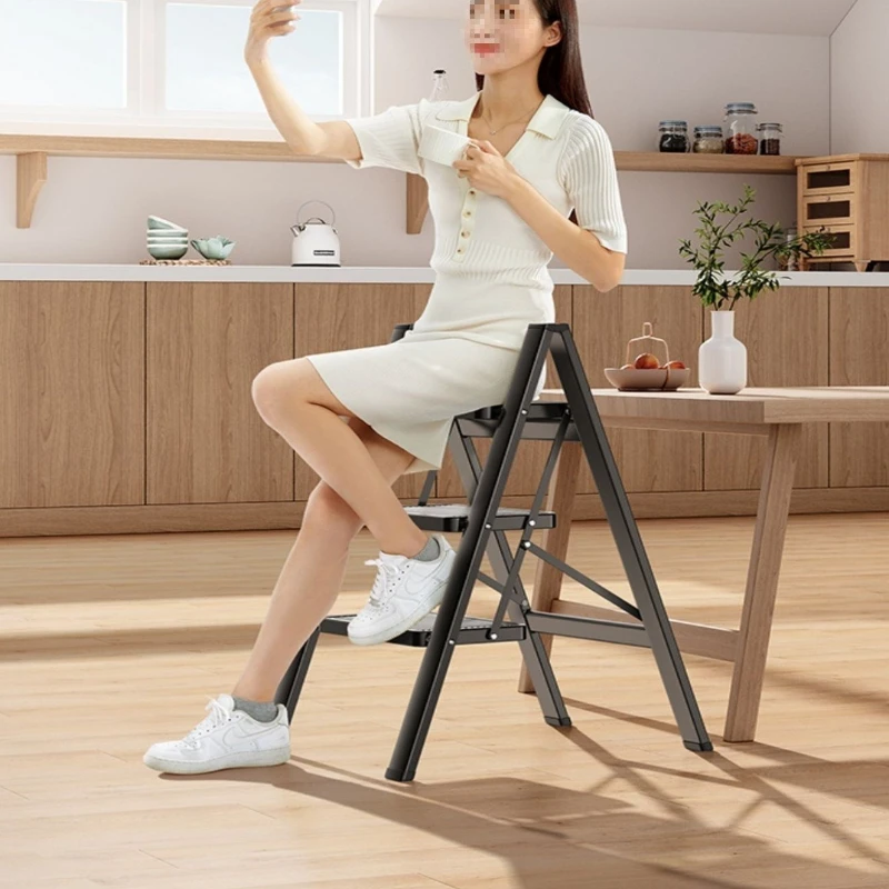 

Foldable Aluminum Ladder, Multi-Purpose Household Step Stool with Wide Non-Slip Pedals, 3-4 Step Design, 150kg Load Capacity