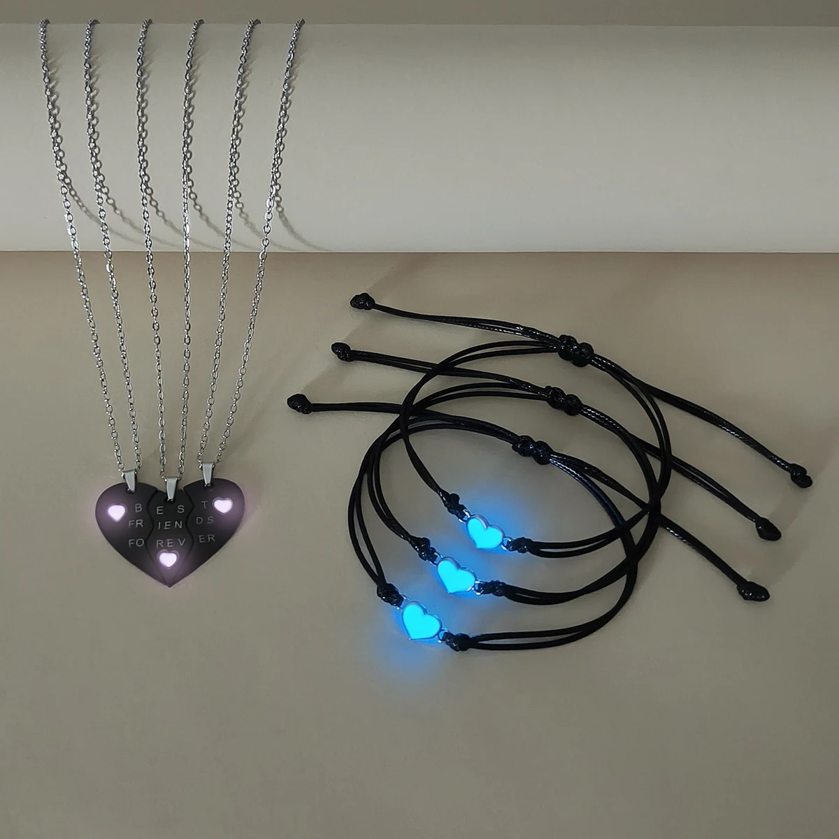 6-Piece Set Glow-in-the-Dark Heart Pendants Necklace Friend Gifts Luminous Heart Accessories Bracelet Jewelry for Loved Ones