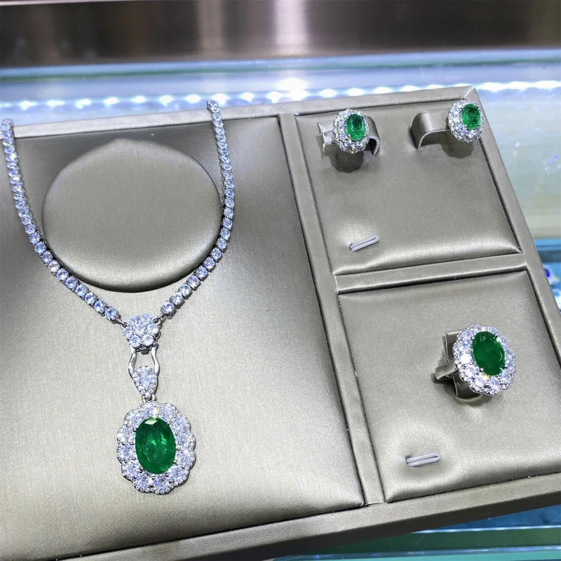 

Luxury Open Ring with Cotton Filling and Emerald Full Diamond for Women, Elegant Pendant Earrings Three-Piece Set