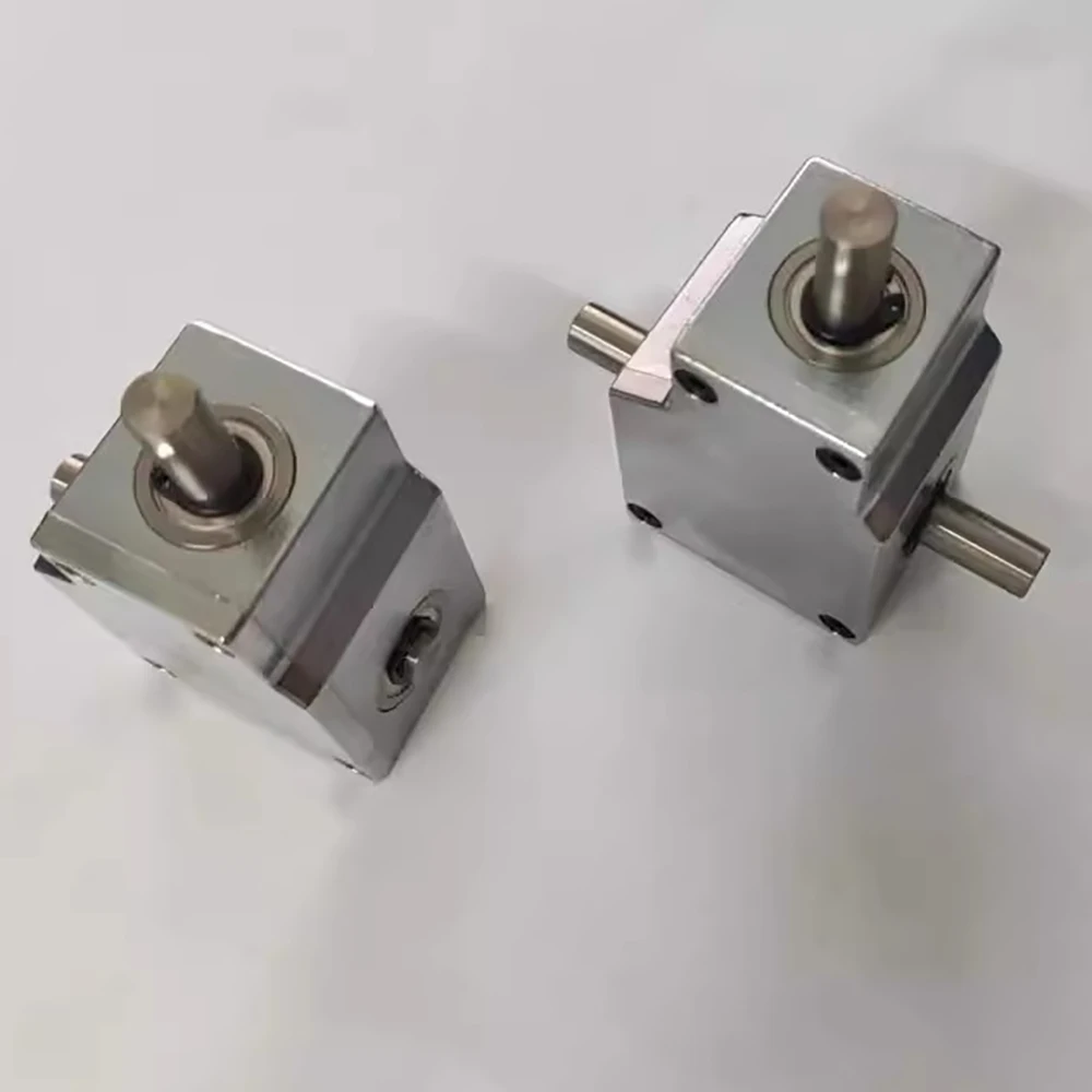 

Right Angle Transmission Reversing Helical Bevel Gearbox 90 Degree Commutator Reduction Ratio 1:1 Output Shaft Diameter 8MM