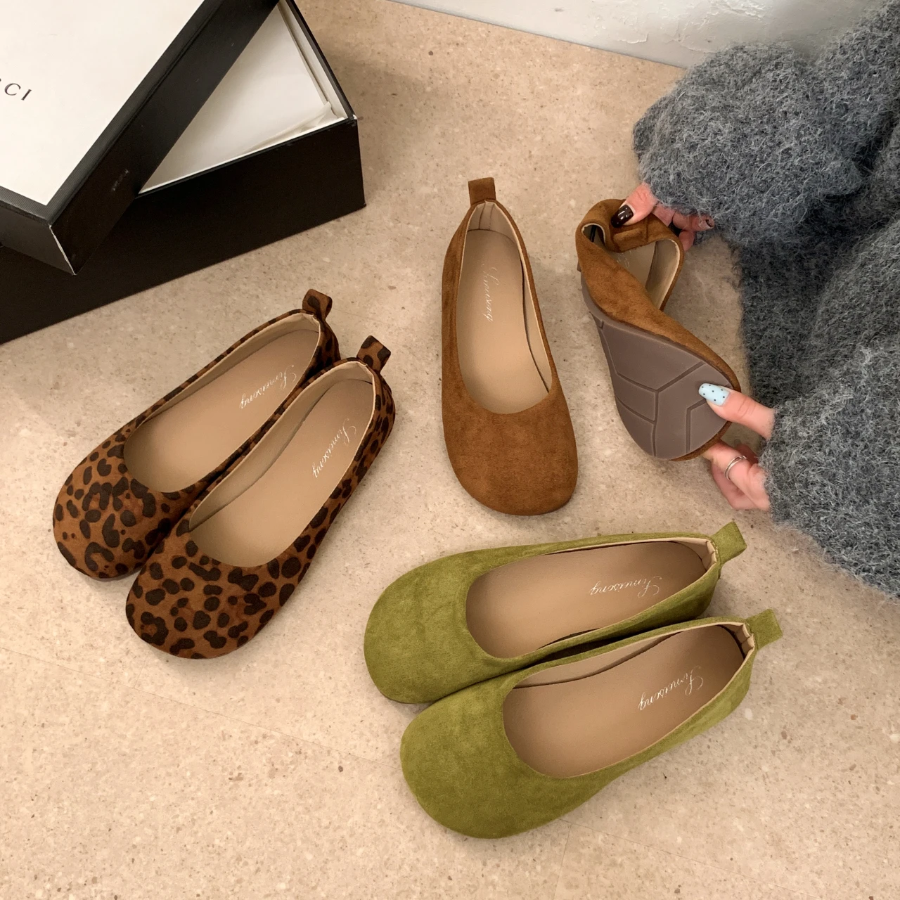 Damen-Ballerinas aus Wildleder mit runder Zehenpartie, Slip-On, weiche, lässige flache Schuhe – Detail 4