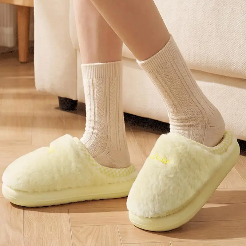 Lovely Fluffy Plaid Thick Soled House Slippers 2026 Winter Warm Short Plush Slippers Women Non Slip Soft Sole Cotton Slide Shoes