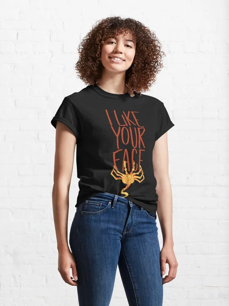 

Facehugger Classic T-Shirt