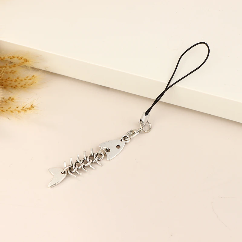 Y2K Creative Fishbone Mobile Phone Chain Metal Fish Bone Phone Lanyard Cell Phone Charm Keycord Accessories