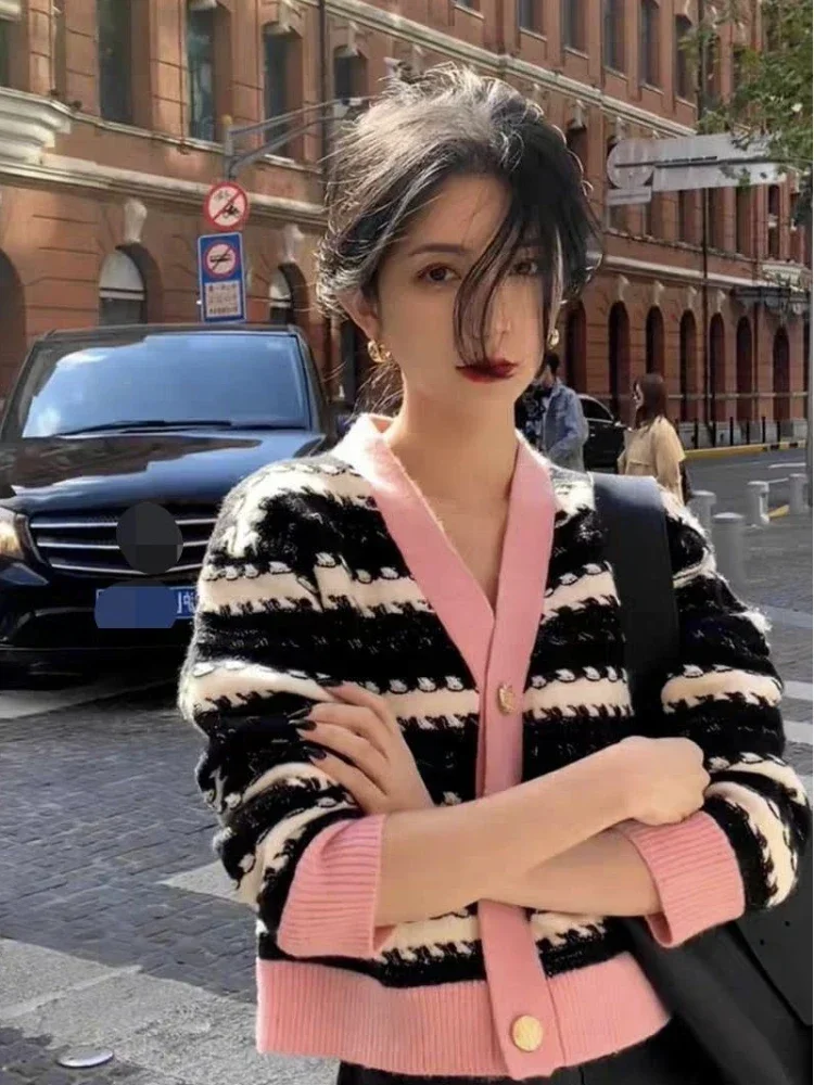 Striped Cardigans Women Fashion Graceful French Style V-neck Knitted Clothing All-match Cropped Tender High Street New Autumn