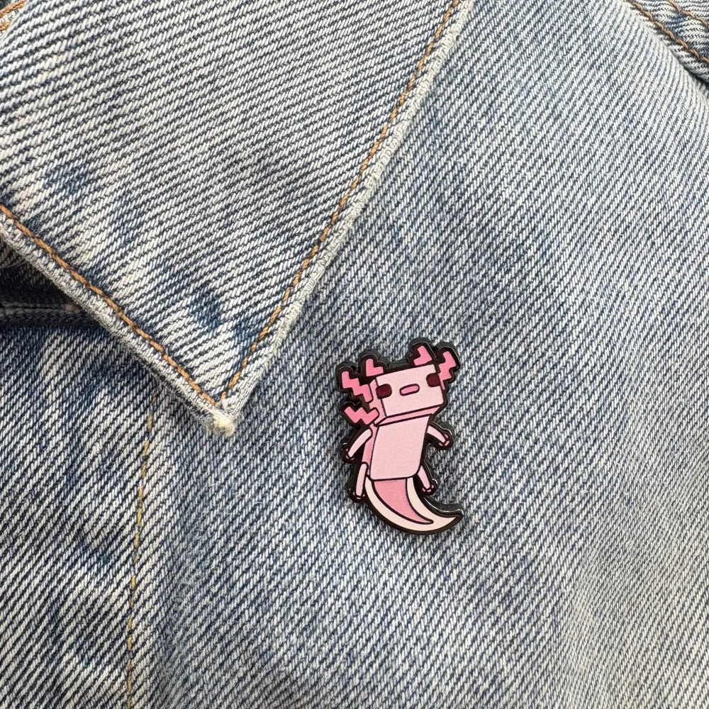 لعبة الوردي Axolotl بكسل السمندر المينا دبوس مسدس الأسماك بروش كتلة العالم البرمائية قزم شارة البحرية شيطان الملحقات