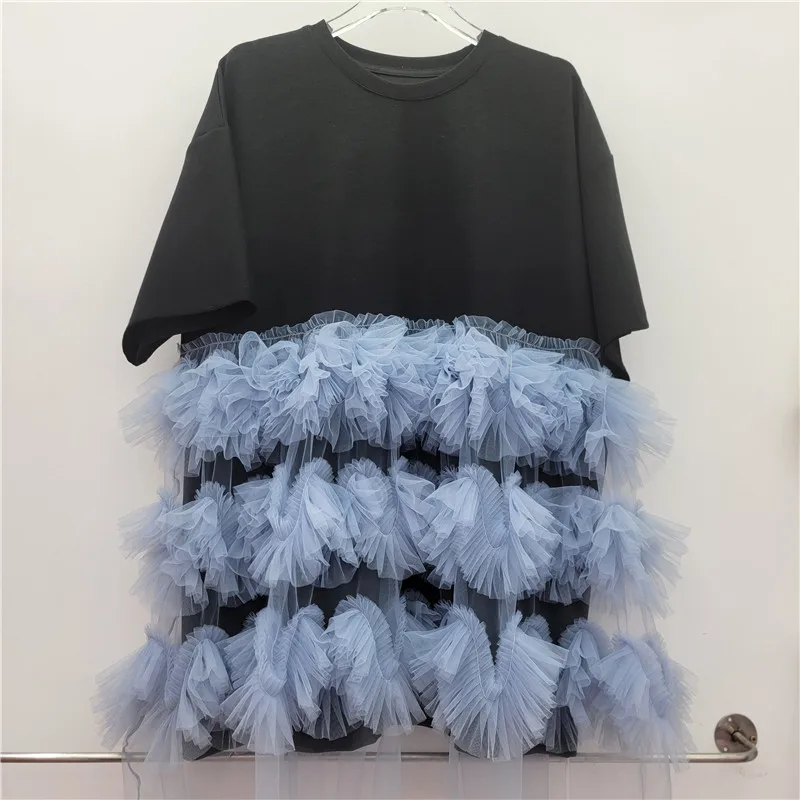 T-shirtjurk van mesh met zware details. 2024 grijze oversized K-stijl, chic en comfortabel.