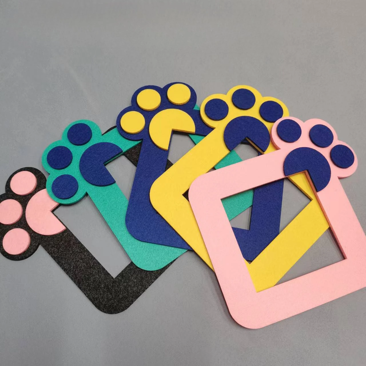 

5 Pieces Cartoon Switch Sticker Cute Felt Switch Protective Cover Bedroom Hall Kids's Room Switch Dustproof Decorative Sticker