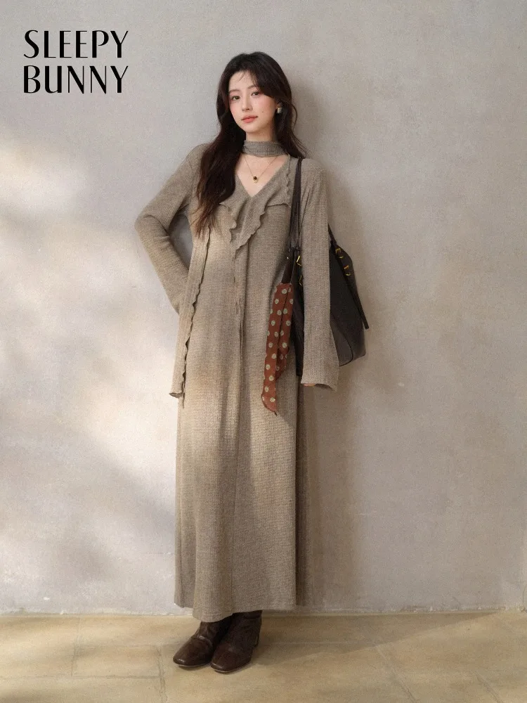 

Elegant Knitted Maxi Dress French V-Neck Long Sleeve Dress Slim Fit Irregular Hem Bodycon Dress for Women Casual Vintage Outfit