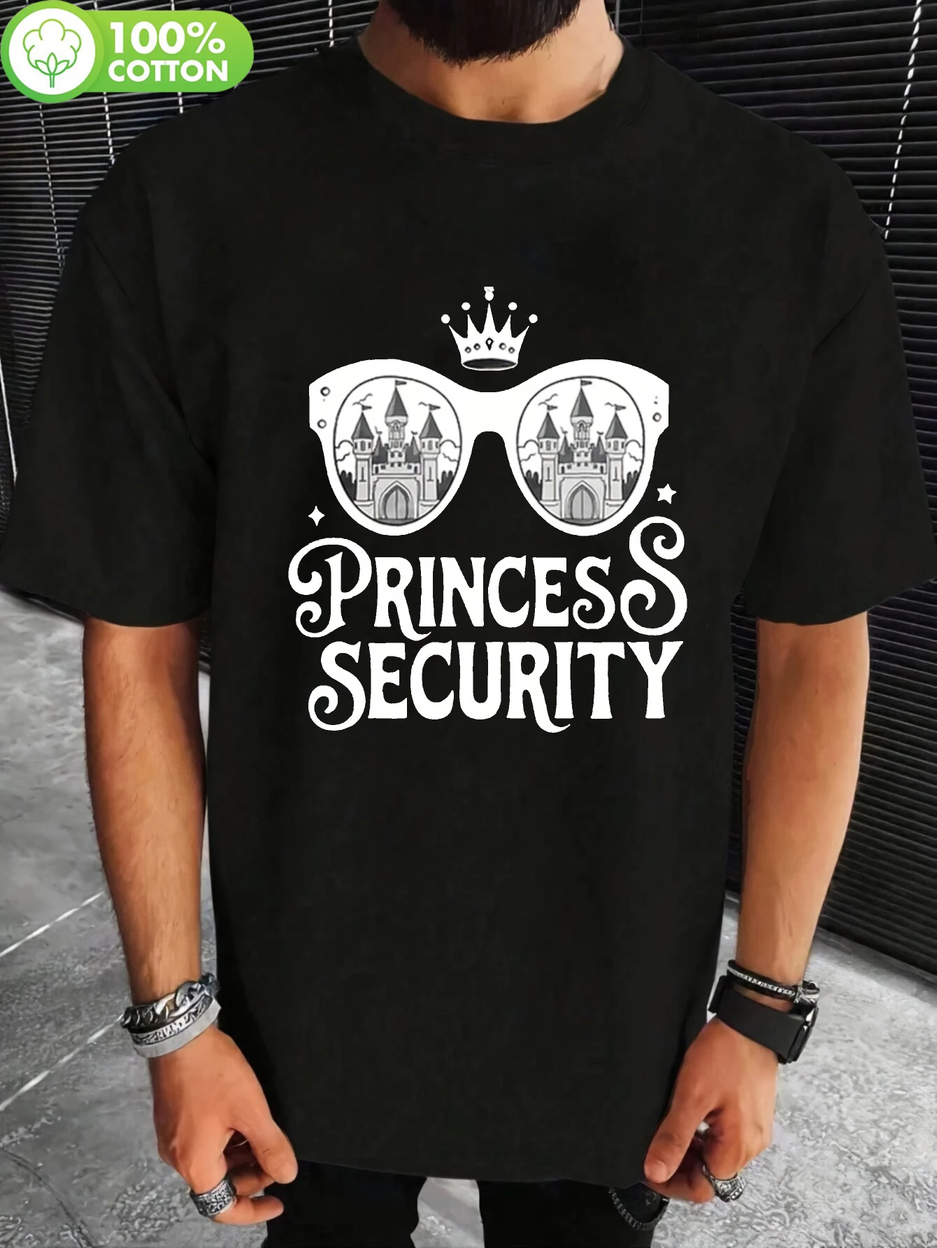 Camiseta Masculina Engraçada de Fantasia de Princesa de Segurança 2026 com Castelo e Óculos de Coroa - Estampa Branca em Preto, Gola Redonda H-Fit, para Role-Play