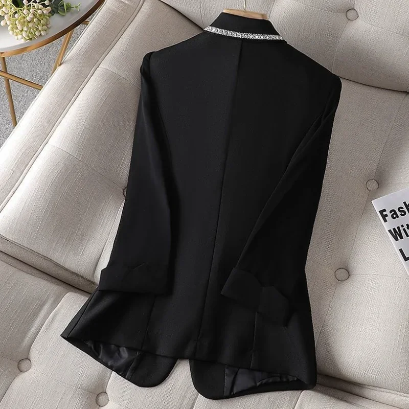 معاطف وسترات ماسية لامعة فستان أسود طويل مزين بالترتر ملابس خارجية ملابس بيضاء سترات نسائية جديدة في JJ233