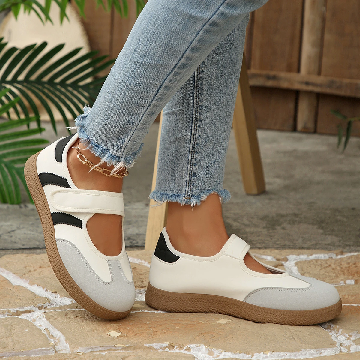2026 Herbst Damenmode Wildleder-Sneaker mit Doppelschnallen-Metalldetails Leichte Atmungsaktive Bequeme Freizeitschuhe – Detail 4