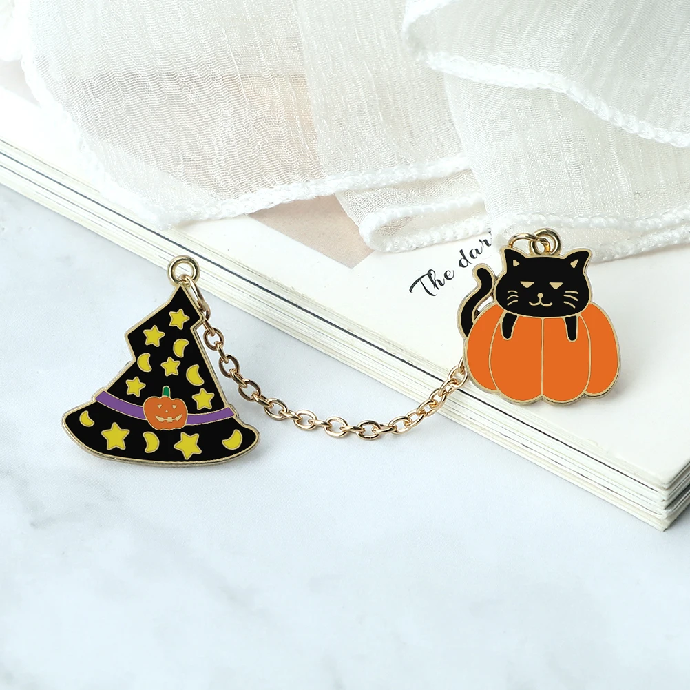 Halloween Prank Cat Ghost Brooch Enamel Cute Witch Hats Kitten Lying on Pumpkin Badge Pin Party Decoration Jewelry Gift for Kids