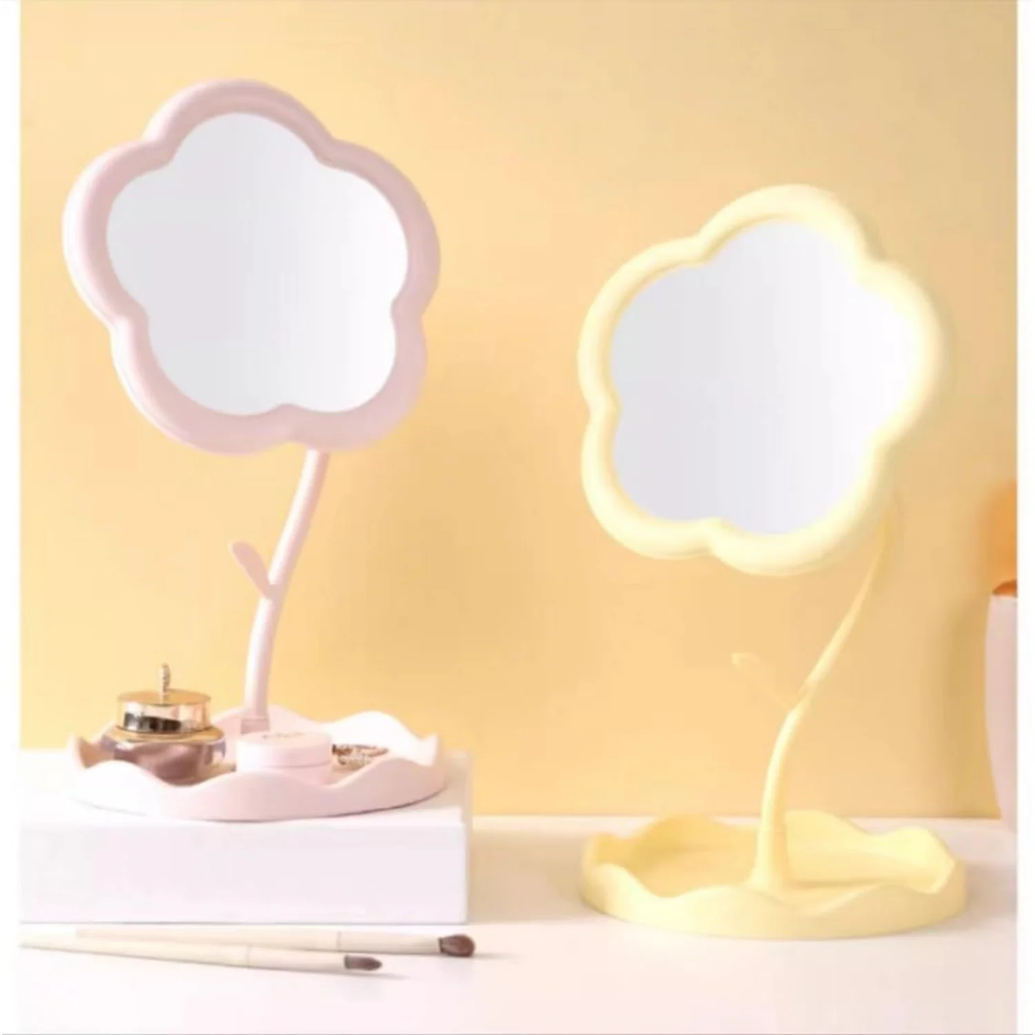 A maquiagem da deusa do girassol é giratória, destacável e a mesa é ajustável