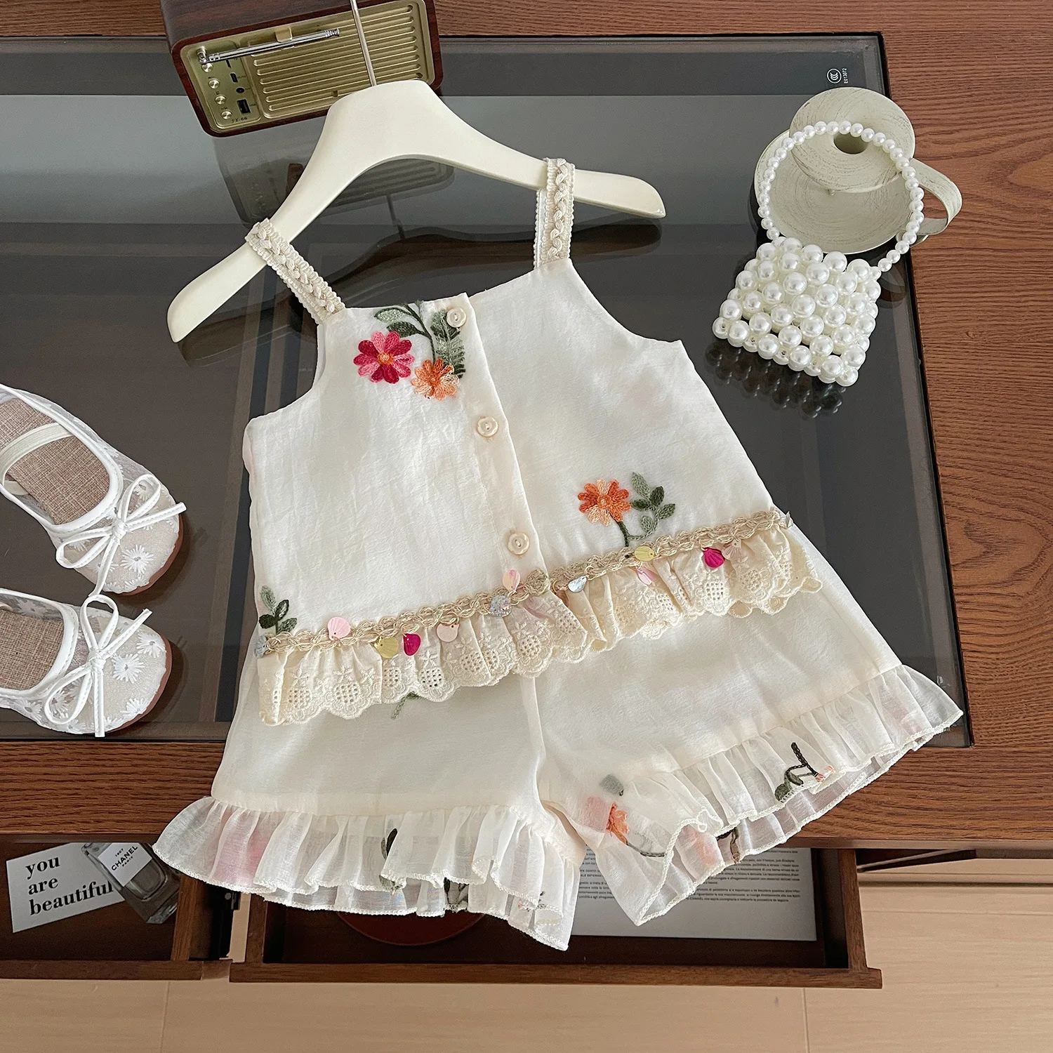 

Kids Girls Summer Outfits Muslin Floral Print Sleeveless Tops Loose Lace Hem Shorts 2Pcs Set Thin Children Girls Sling Tee Suits