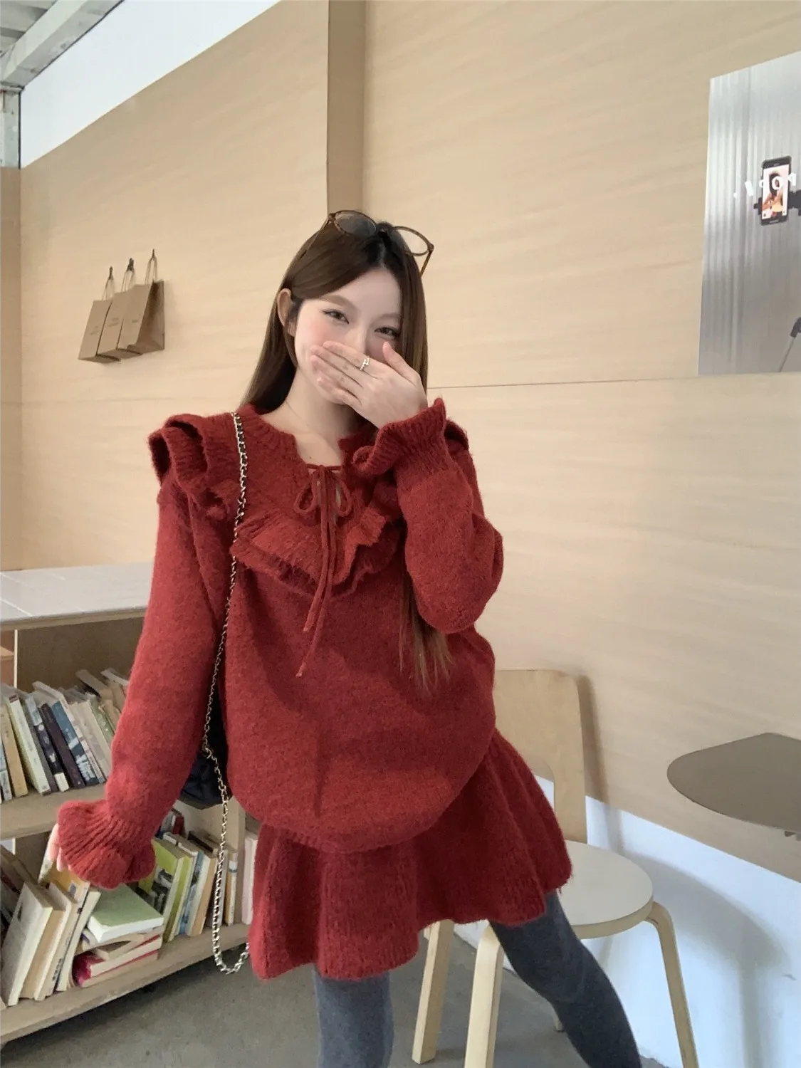 

Модный вязаный комплект из юбки А-силуэта и свитера с длинными рукавами, с высокой талией, для женщин, в стиле для поездок на работу, зимний вариант.