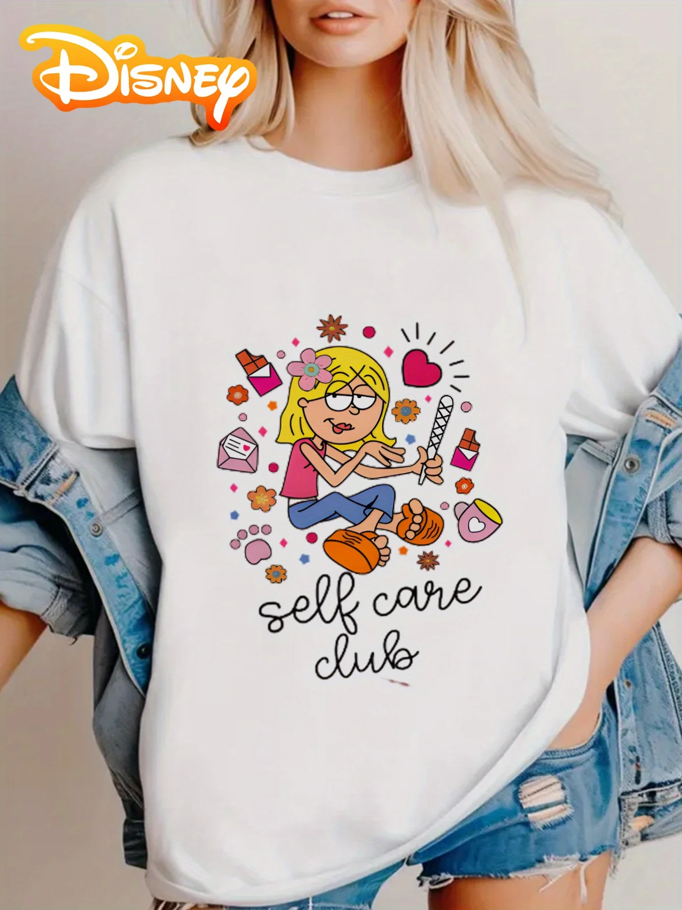 تي شيرت نسائي جديد مطبوع عليه Self Care Club Art، قميص لطيف من سلسلة Disney، أكمام قصيرة، طباعة أمامية، نمط هندسي