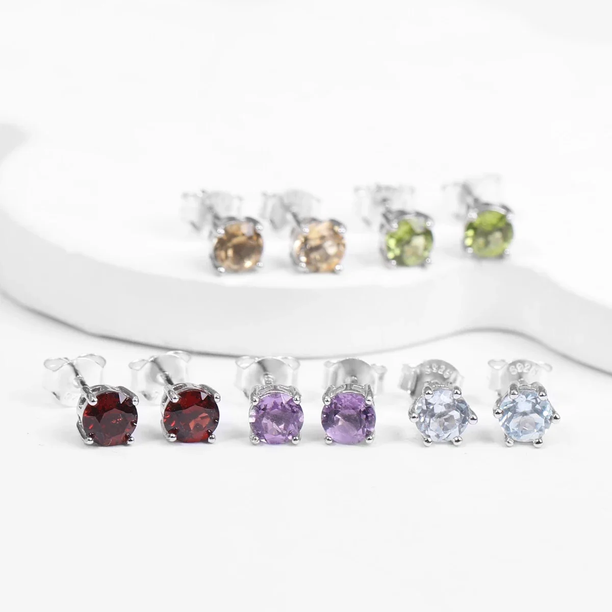 ต่างหูเงินแท้ 925 ประดับพลอยกึ่งมีค่าธรรมชาติทรงมะกอกสีเขียว ต่างหูพลอยอะมีทิสต์ธรรมชาติสำหรับผู้หญิง งานแต่งงาน งานปาร์ตี้ พร้อมกล่องบรรจุภัณฑ์