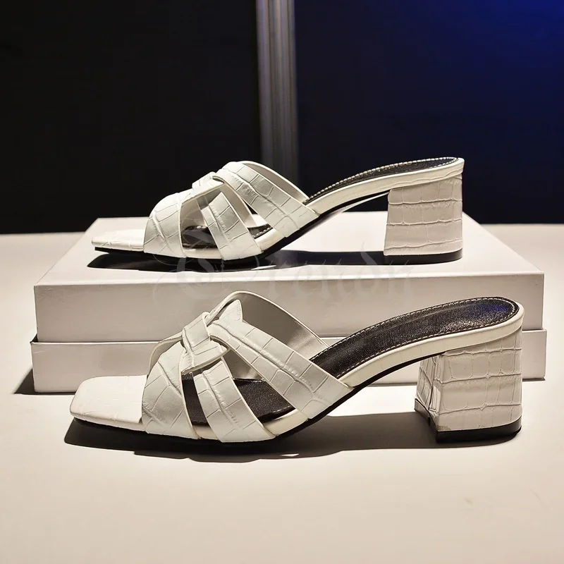 Sandalias de cuero rojo con diseño cruzado trenzado, zapatillas sexis de tacón bajo y grueso con punta cuadrada, zapato de moda informal dorado y negro abierto