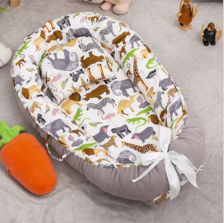 Dapat dilipat dapat dilepas portabel tekan tahan boks tengah tempat tidur bayi bionik penuh dump bantal bayi